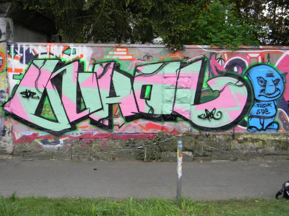 Graffiti Wall - Photo by jumbos - whol (2013)
