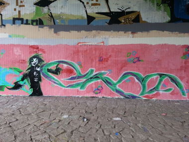 Graffiti Wall - Photo by jumper