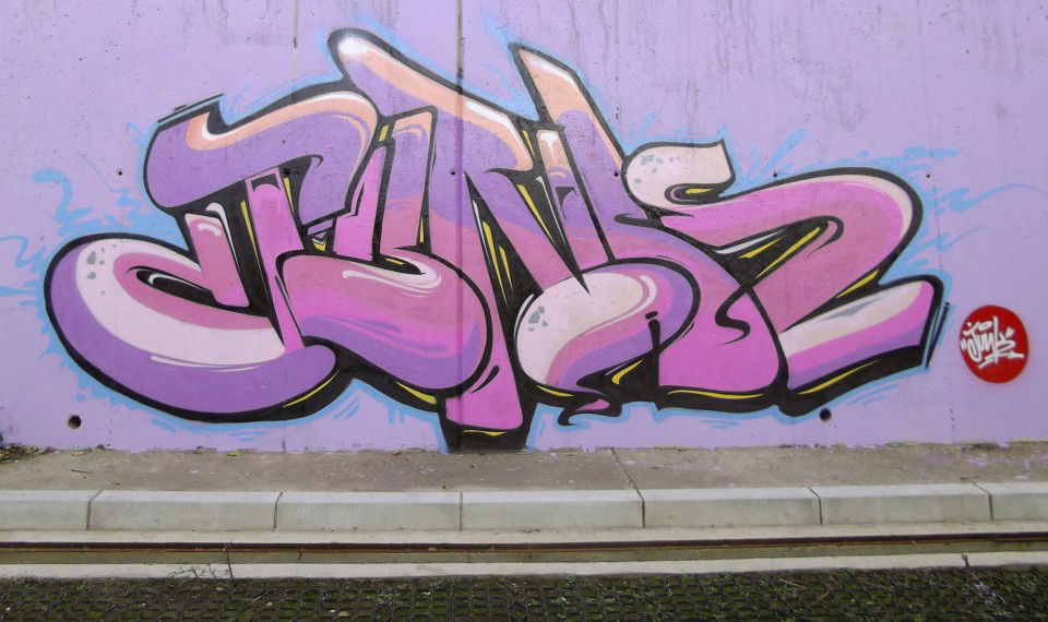 Graffiti Wall in Belgrade - Photo by junk - letters, pink, trojka (2012)