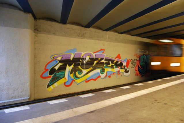 Graffiti Bombing in Germany - Photo by junkie0341
