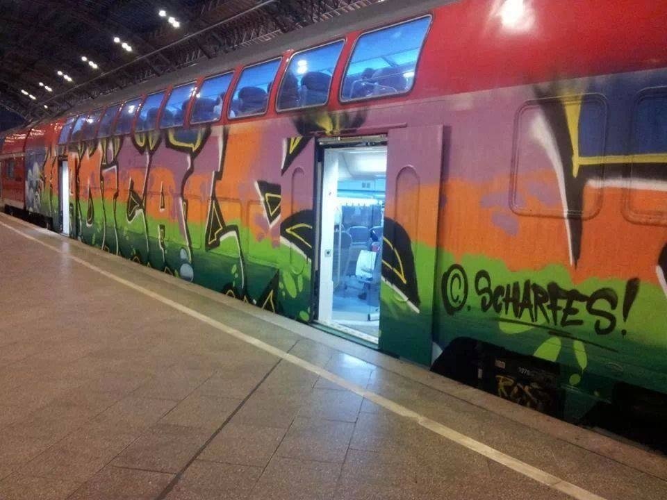 Graffiti Train - Photo by junkie0341