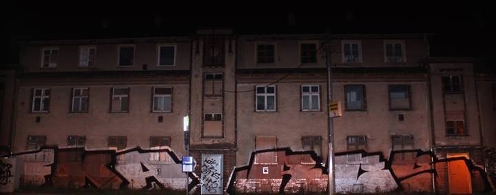 Graffiti Bombing - Photo by junkie0341 (2013)