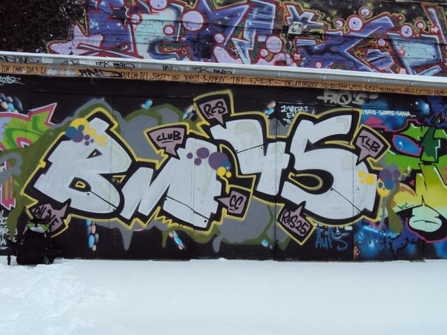 Graffiti Wall - Photo by junkie0341