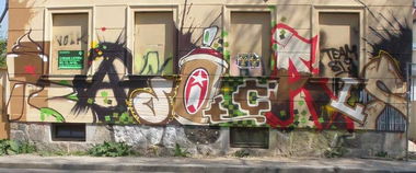 Graffiti Wall - Photo by junkie0341