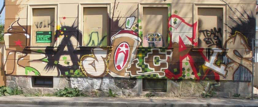 Graffiti Wall - Photo by junkie0341