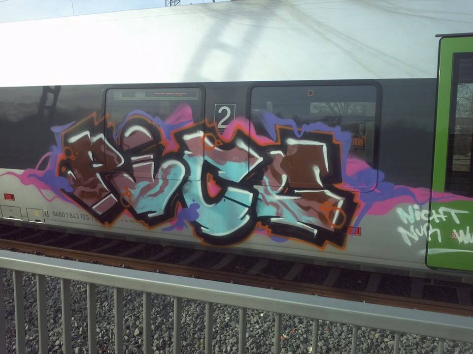 Graffiti Train - Photo by junkie0341