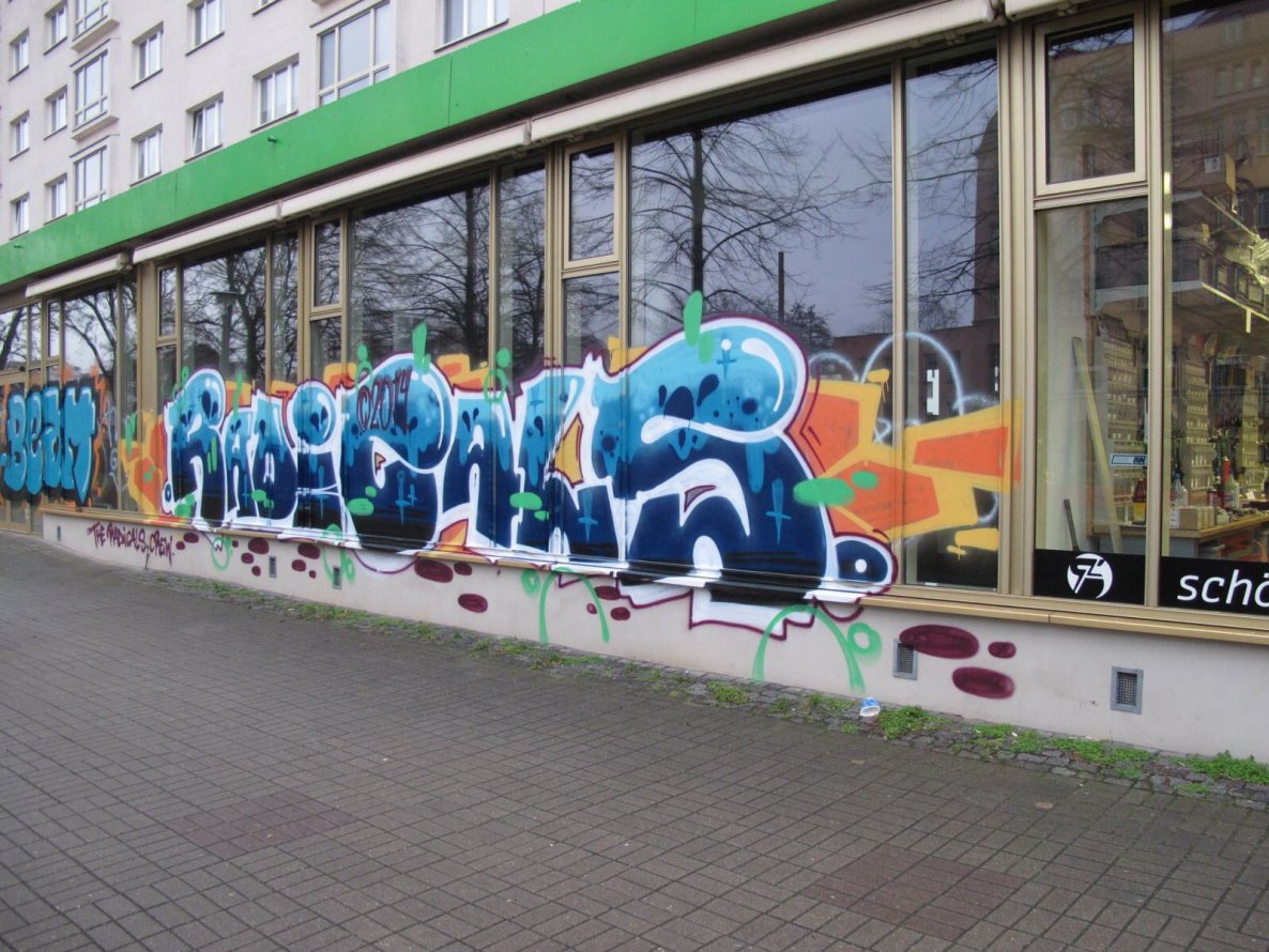 Graffiti Bombing - Photo by junkie0341