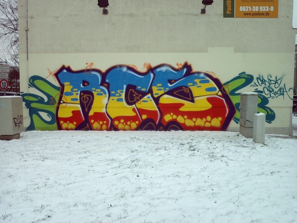 Graffiti Bombing - Photo by junkie0341