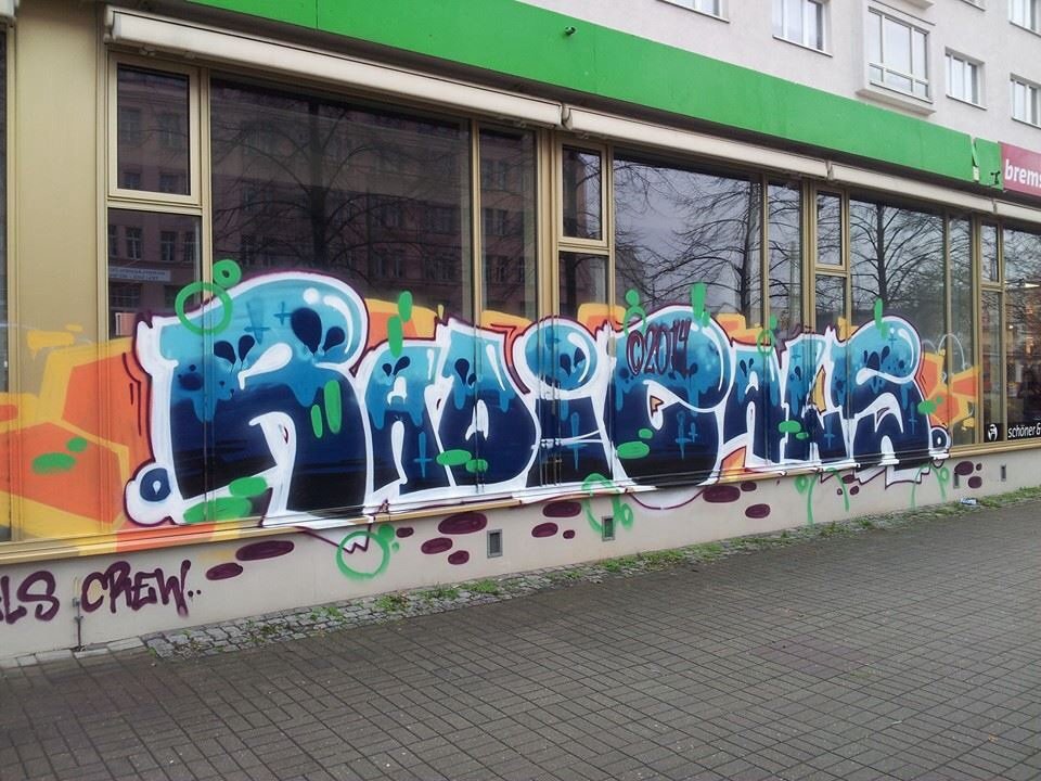 Graffiti Bombing - Photo by junkie0341