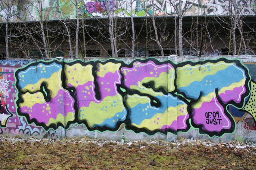 Graffiti Wall in Leipzig - Photo by justusjonas