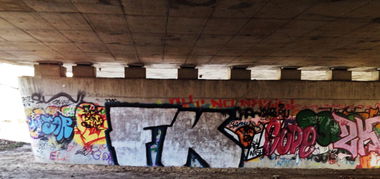 Graffiti Bombing in Cottbus - Photo by justwriting - FK, CREW (2014)