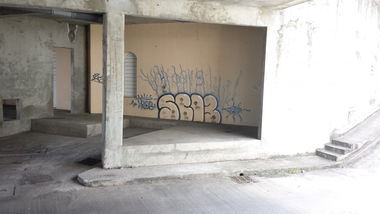 Graffiti Bombing in Fort-de-France Bay - Photo by kaos13
