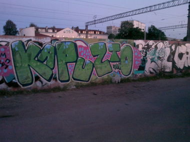 Graffiti Wall - Photo by kapuz