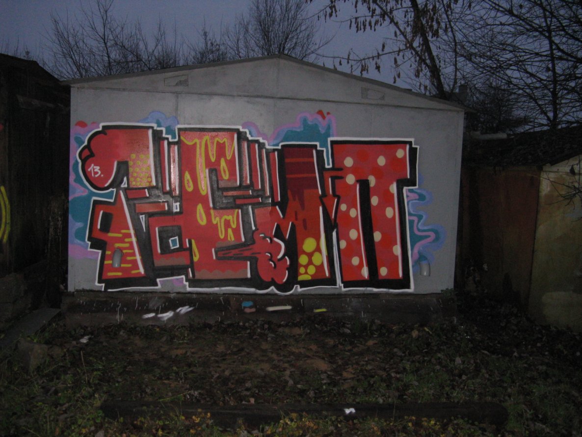 Graffiti Wall - Photo by kapuz