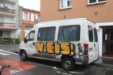 Graffiti Bombing - Photo by karmasutra - niels