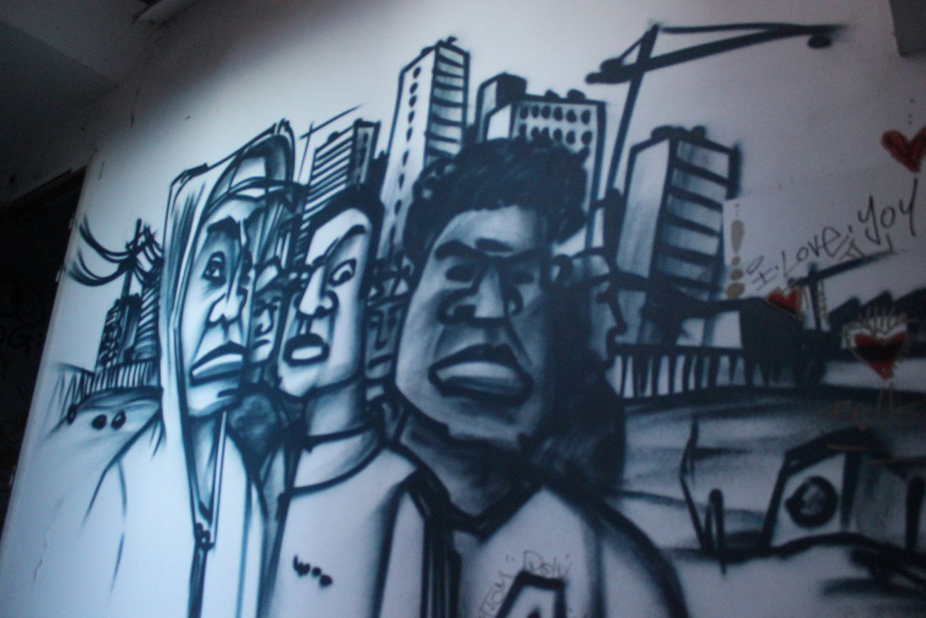 Graffiti Wall - Photo by karmasutra