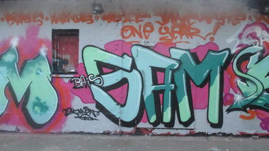 Graffiti Wall - Photo by kartoffelsuppe77 - Sam, Bais