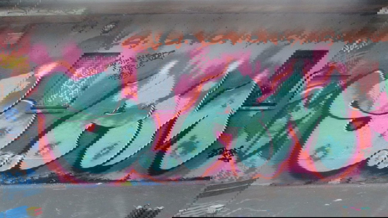 Graffiti Bombing - Photo by kartoffelsuppe77 - Sam, Demon