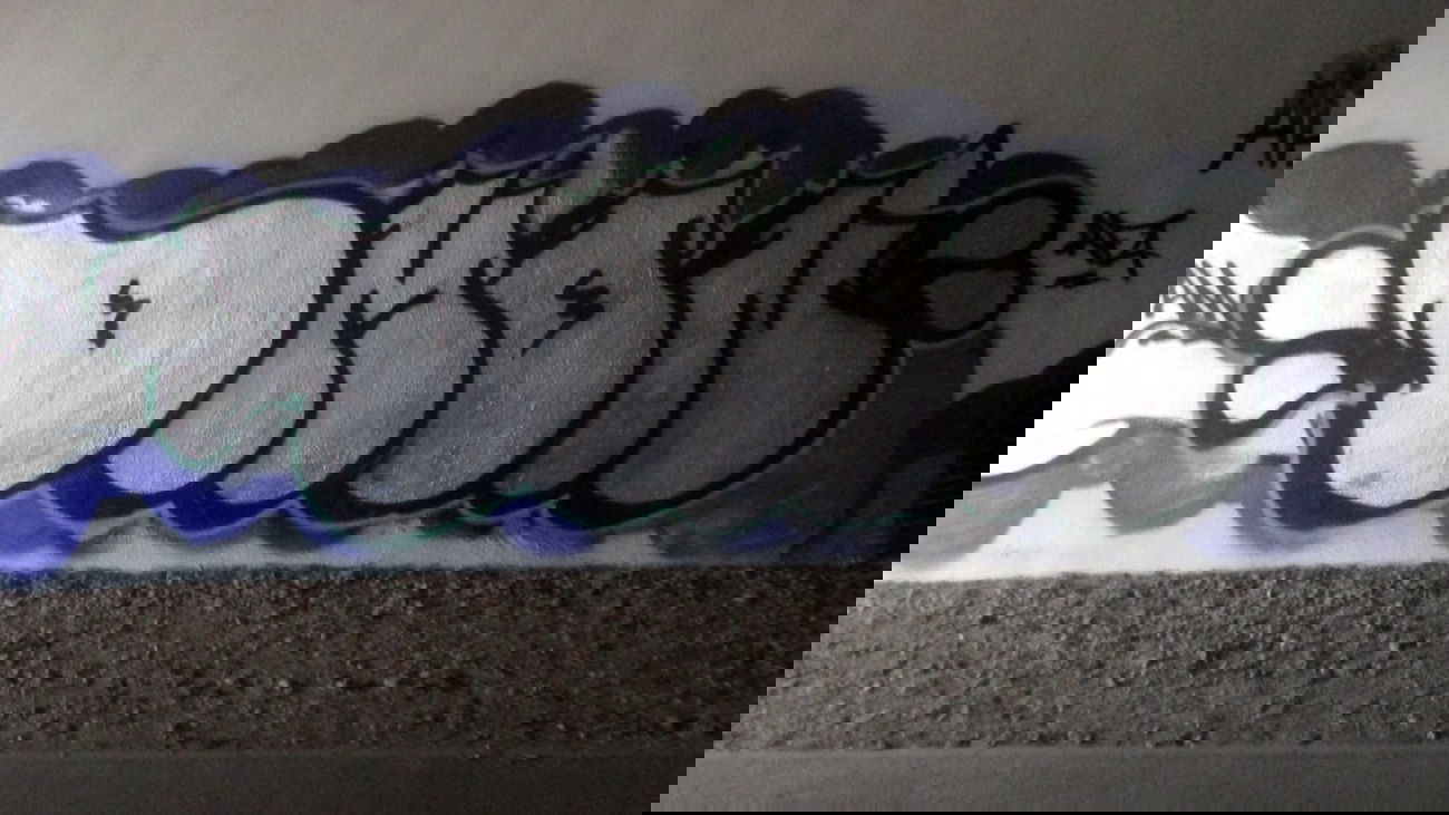 Graffiti Bombing - Photo by kartoffelsuppe77 - dmon, demon, sam