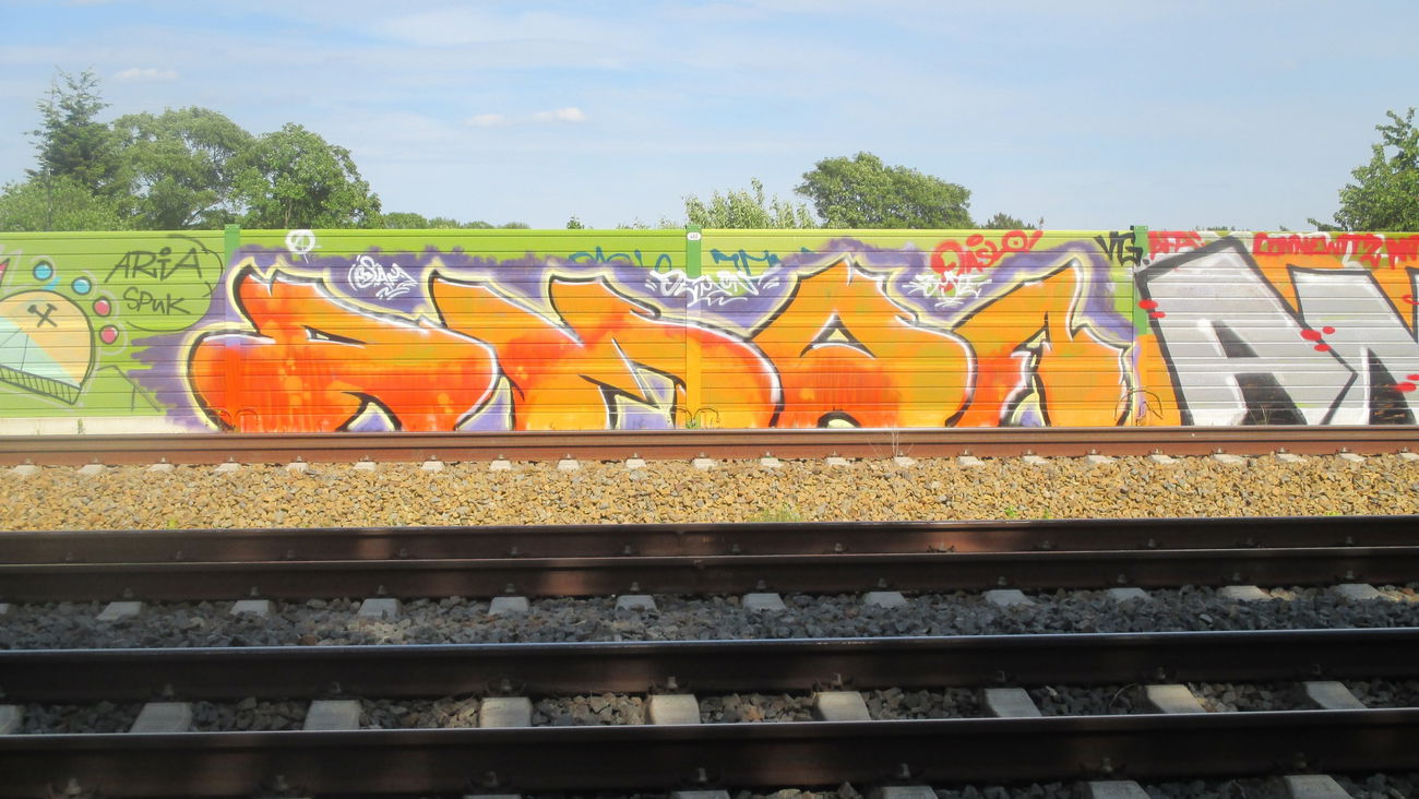 Graffiti Wall - Photo by kartoffelsuppe77 - Dmon, Samcrew