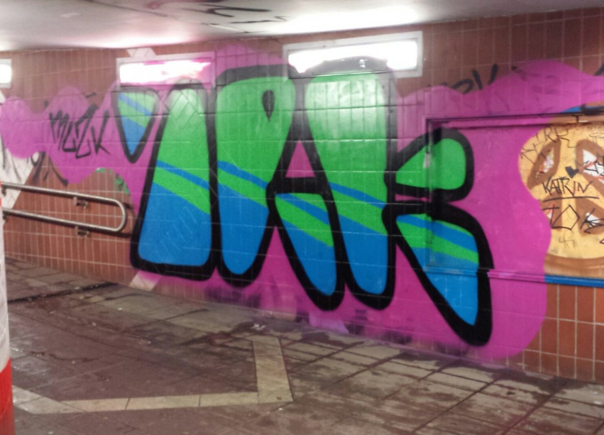 Graffiti Bombing - Photo by kd - irk, wetterbf