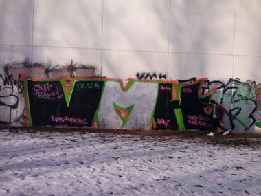 Graffiti Wall - Photo by kekzone