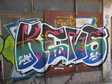 Graffiti Bombing in Athens - Photo by kens - kens, athens, graffiti (2020)