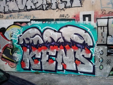 Graffiti Bombing in Athens - Photo by kens - kens, sod, athens (2020)