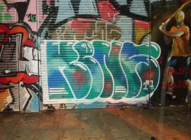 Graffiti Bombing in Athens - Photo by kens - kens, athens, graffiti (2017)