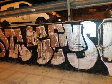 Graffiti Bombing in Kallithea - Photo by kens - kens, graffiti, athens (2017)