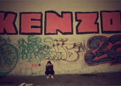 Graffiti Bombing in Moscow - Photo by kenzo - kenzo, rollup (2013)