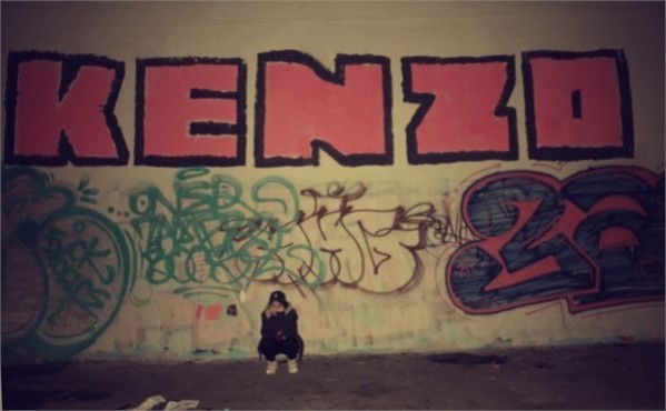 Graffiti Bombing in Moscow - Photo by kenzo - kenzo, rollup (2013)
