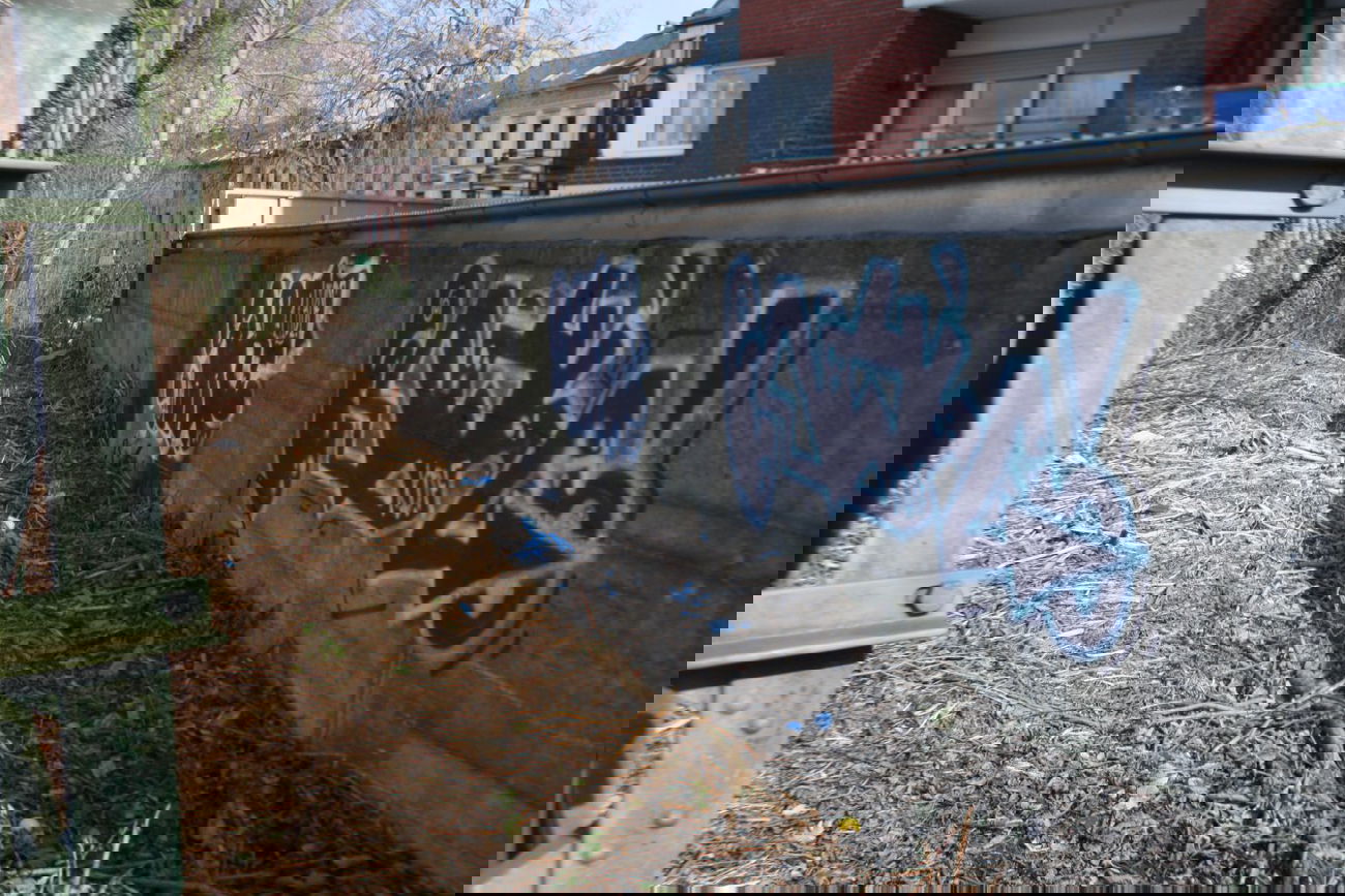 Graffiti Bombing - Photo by kermit - sorte, enil147