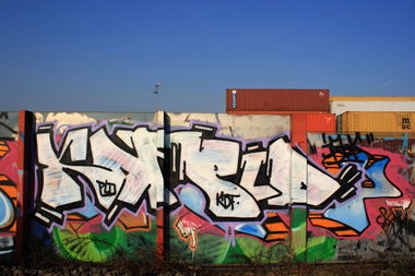 Graffiti Bombing - Photo by kermit - KDF, PLD