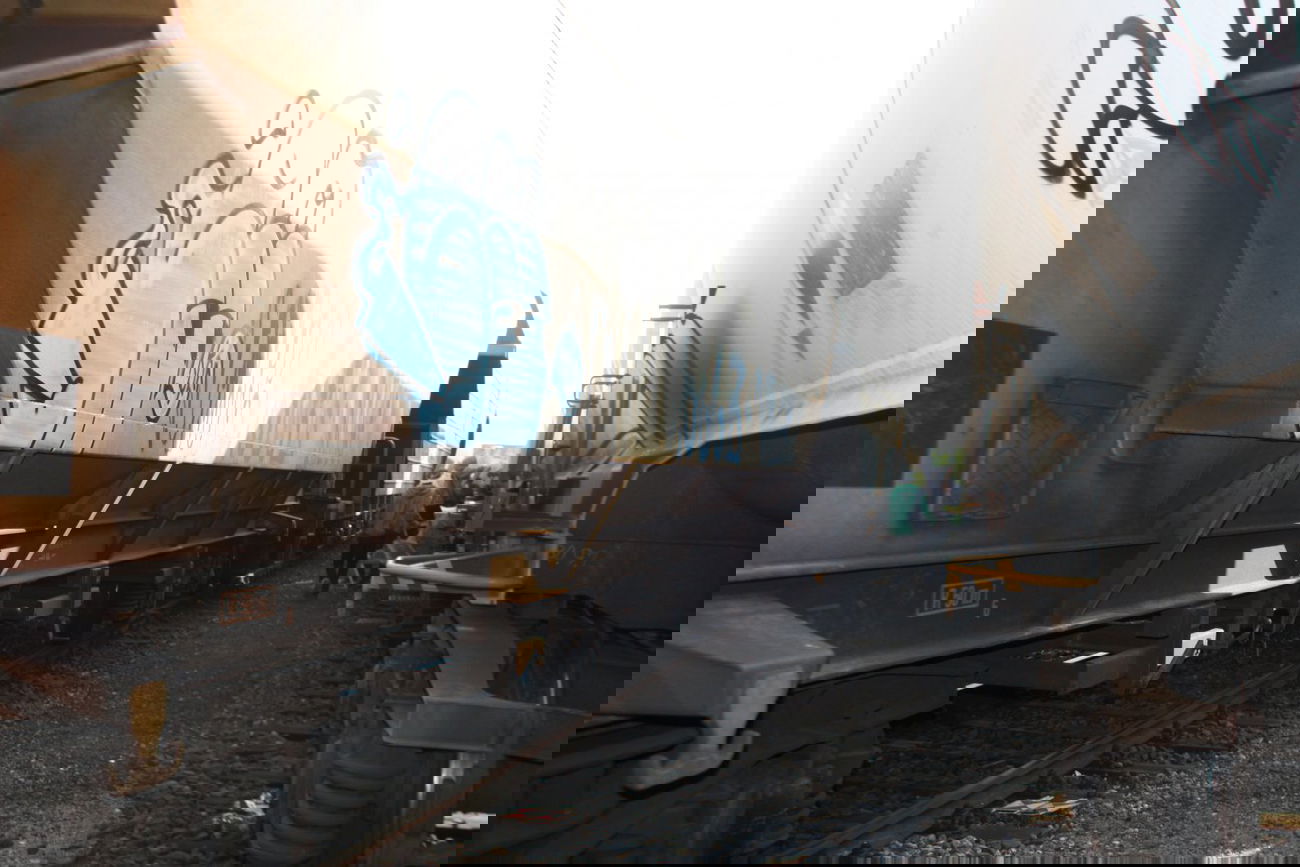 Graffiti Train - Photo by kermit - enil