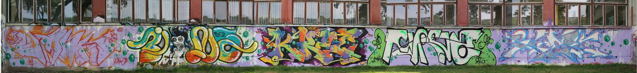 Graffiti Wall - Photo by kero194