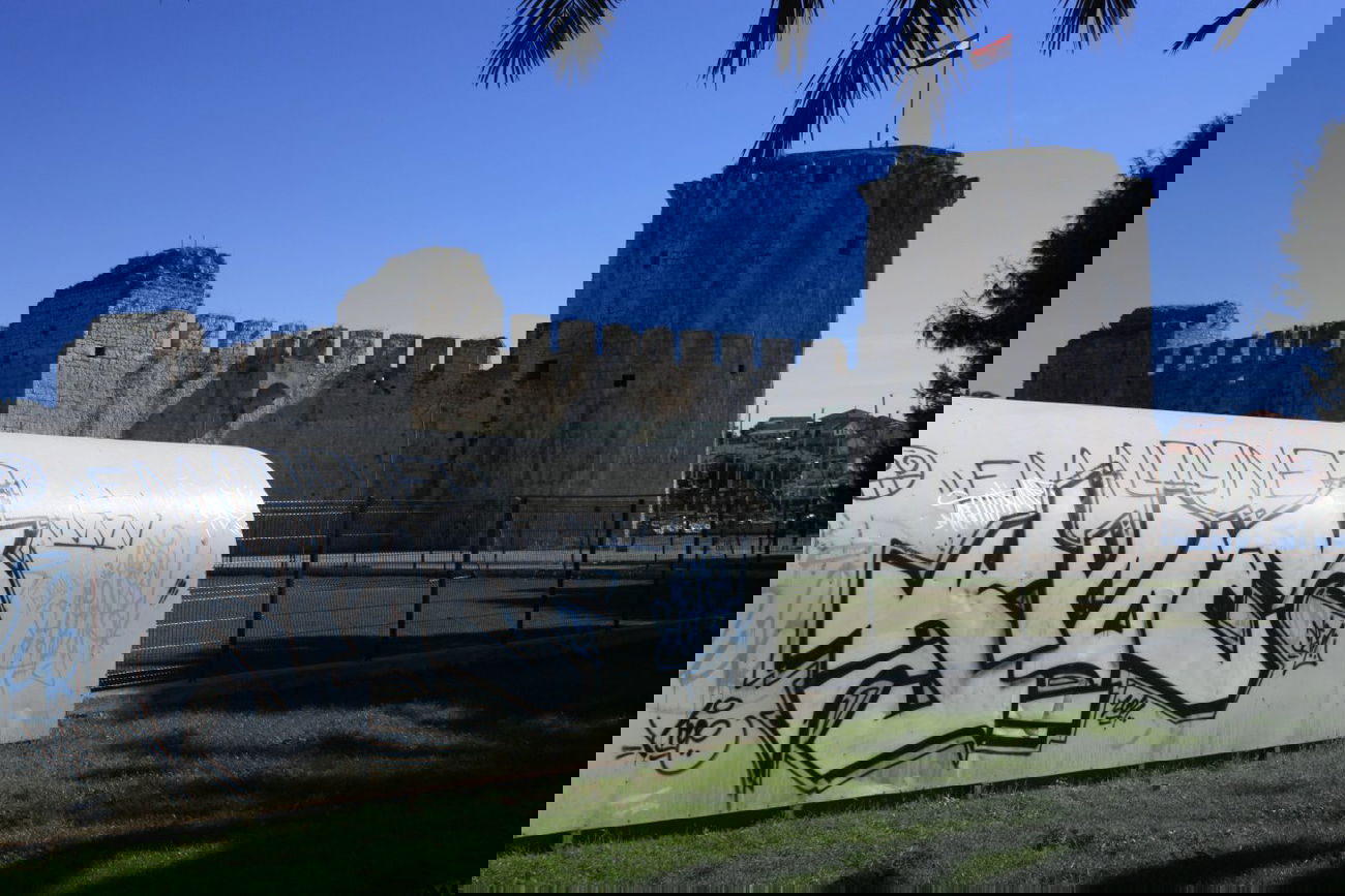 Graffiti Bombing - Photo by kero194 - kroe, ncr, crew (2014)