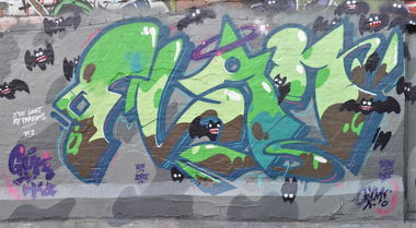 Graffiti Wall - Photo by kesselkinder - crèm (2012)