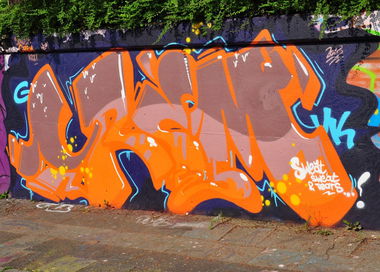 Graffiti Wall in Essen - Photo by kesselkinder - crèm (2013)