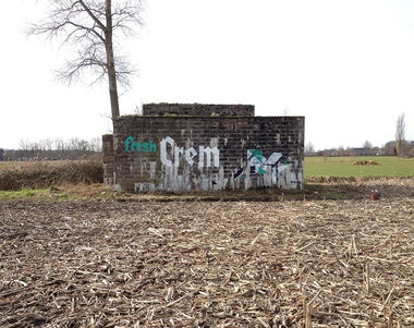 Graffiti in Im Westen … - Photo by kesselkinder - crem, mark (2015)