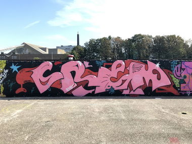 Graffiti Wall - Photo by kesselkinder - crem (2020)