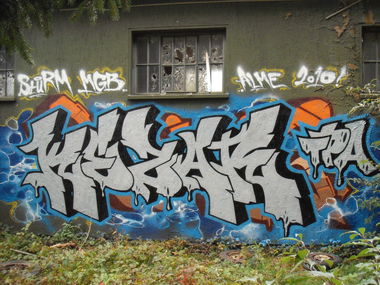 Graffiti Wall - Photo by kez1996 - Kezar, TPA, Kez (2010)