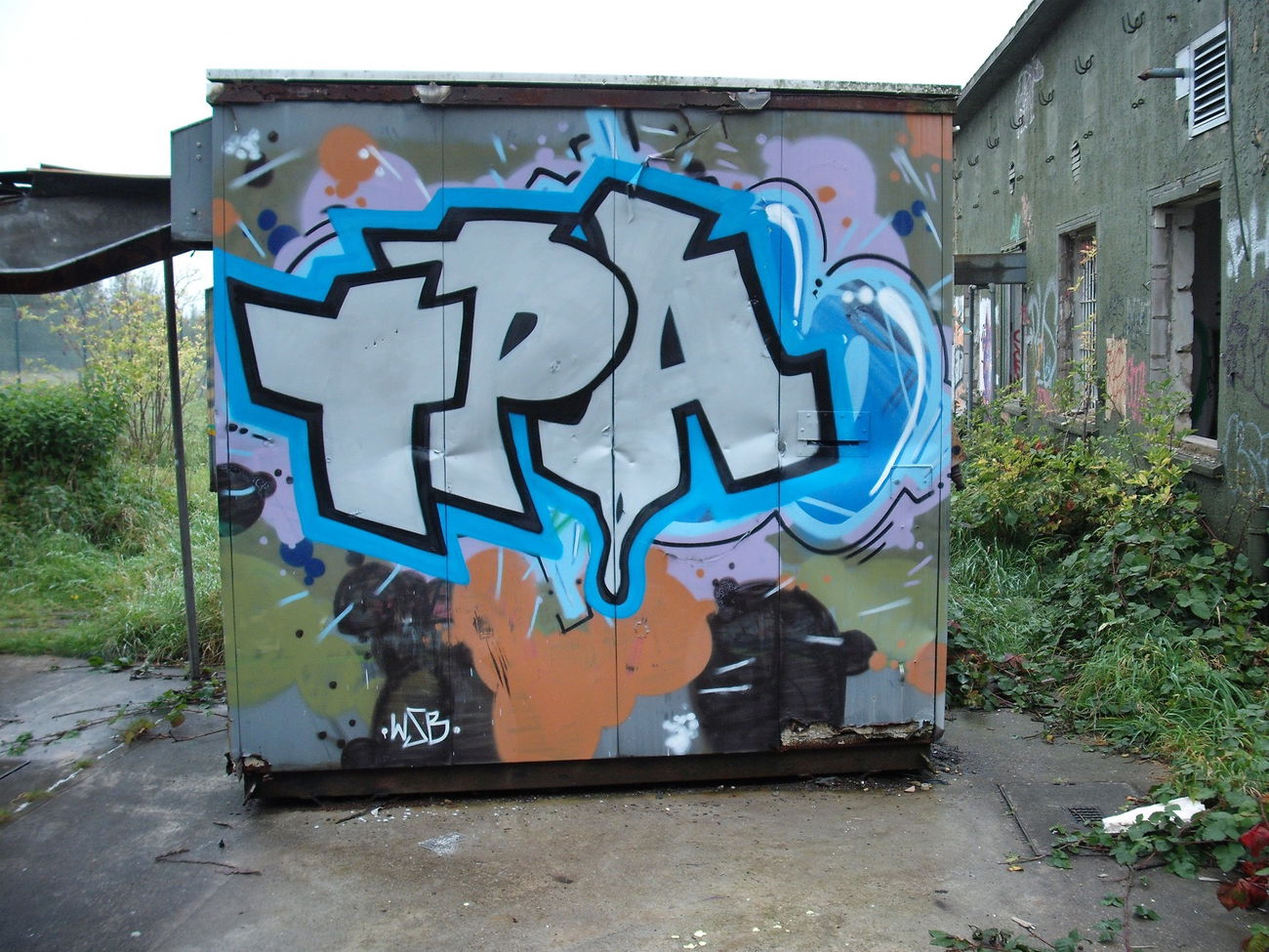 Graffiti Wall - Photo by kez1996 - Kezar, Kez, TPA (2010)