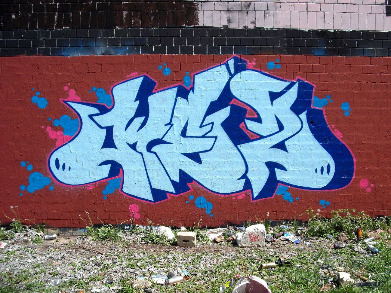 Graffiti Wall - Photo by kez1996 - Kezar, Kez, TPA (2013)
