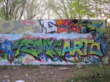 Graffiti Wall in Lübeck - Photo by kfmnnsldn - yemk, arto, dmac