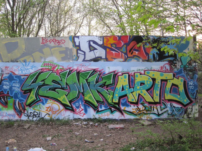 Graffiti Wall in Lübeck - Photo by kfmnnsldn - yemk, arto, dmac