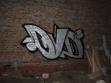 Graffiti Bombing - Photo by kieltaggsatnight - QVD (2013)