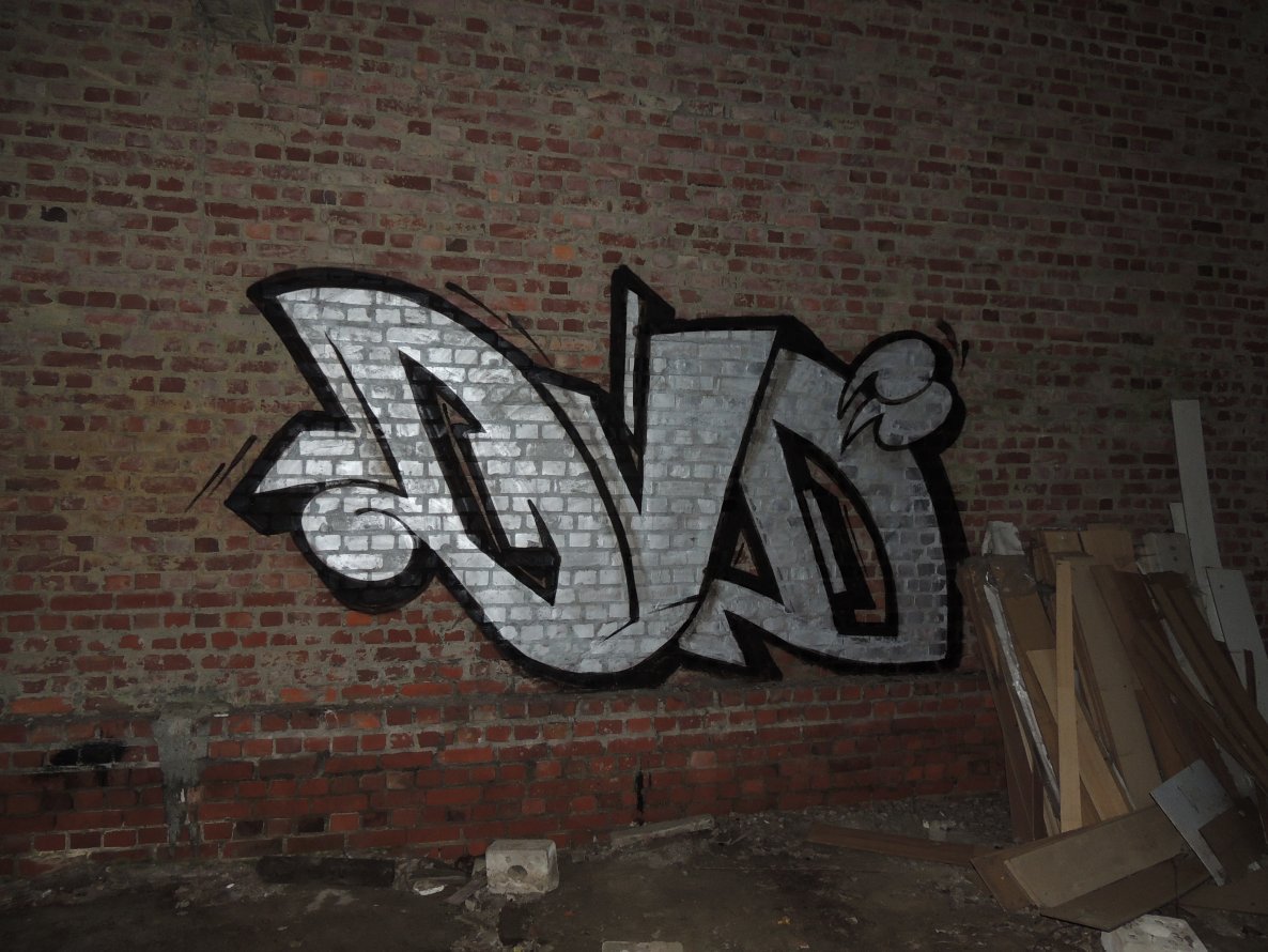 Graffiti Bombing - Photo by kieltaggsatnight - QVD (2013)