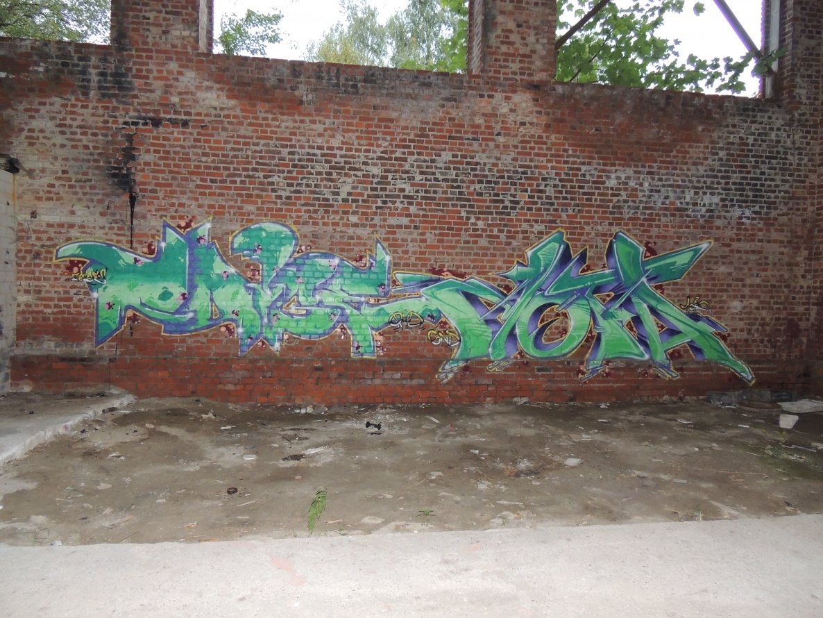 Graffiti Wall - Photo by kieltaggsatnight - COIGE, QVD, MOTA (2013)