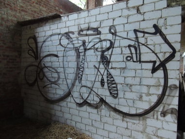 Graffiti Bombing - Photo by kieltaggsatnight - QVD (2013)